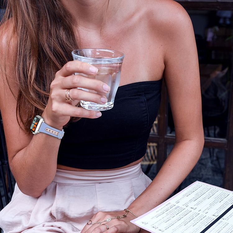 AhaStyle حزام ساعة أبل من السيليكون الفاخر بتصميم ديوتون 38/40 ملم حزام رياضي متوافق مع سلسلة ساعات ابل SE / 6/5/4/3 - رمادي