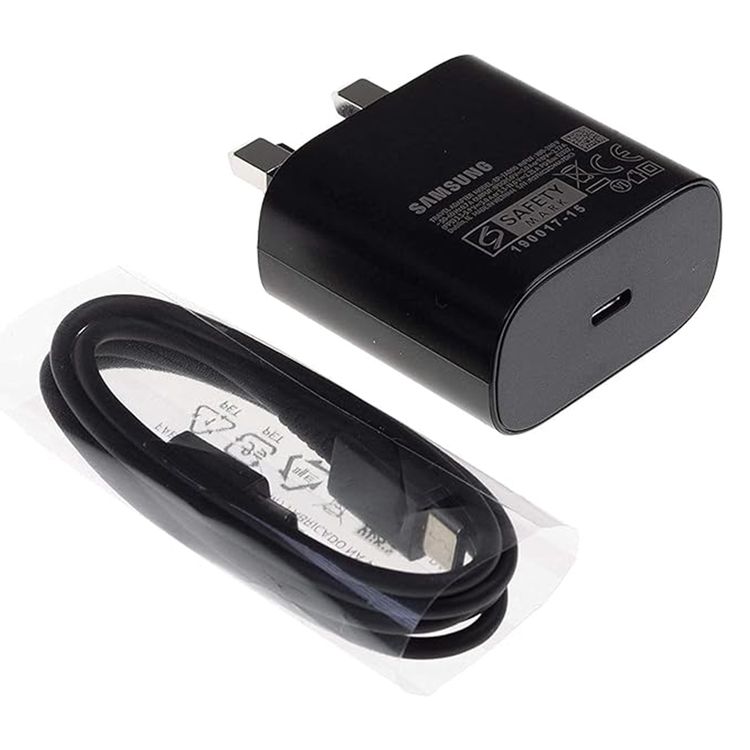 محول السفر من سامسونج بقوة 25 واط، بسنين و كابل من نوع USB-C إلى USB-C - باللون الأسود