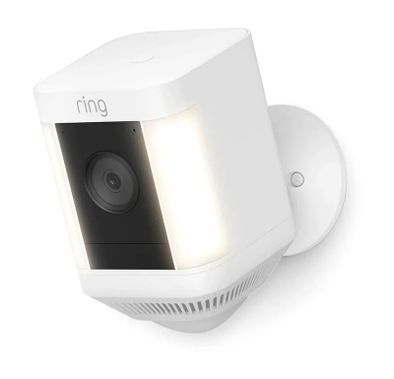 بطارية Ring Spotlight Cam Plus بدقة 1080 بكسل | أبيض