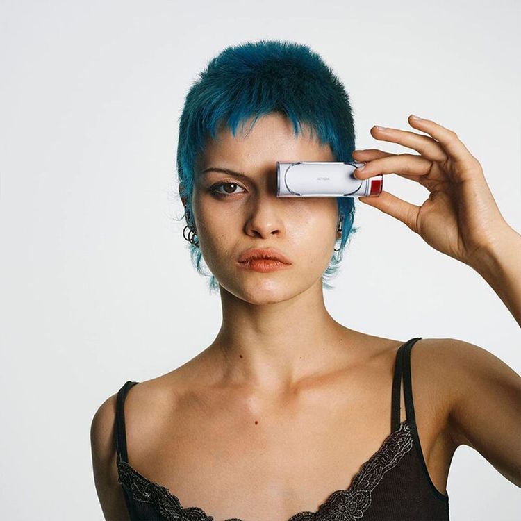 سماعات Nothing Ear Stick اللاسلكية الحقيقية، إلغاء ضوضاء أعلى، 3 ميكروفونات في كل سماعة، سائق مخصص بحجم 12.6 مم، حتى 29 ساعة عمر البطارية - أبيض