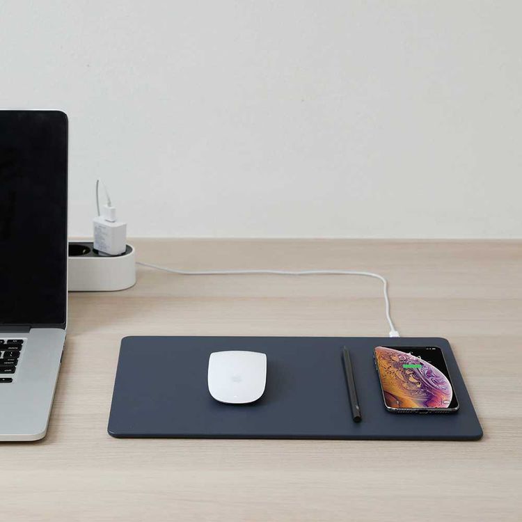 Pout Hands 3 Pro Fast Wireless Charging Mouse Pad - Midnight Blue