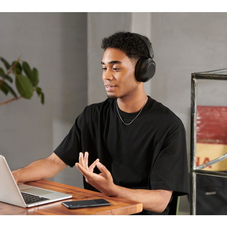 سماعات رأس لاسلكية Sony WH-XB910N مع خاصية إلغاء الضوضاء، متوافقة مع Google Assistant وAlexa، تصميم عملي وقابل للطي، التبديل بين الأجهزة بسهولة - أسود