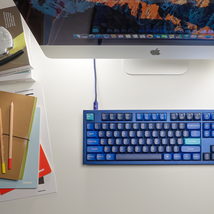 Keychron Q3 QMK لوحة مفاتيح Gateron G-Pro مخصصة قابلة للتبديل مع RGB ومقبض ومفتاح أحمر - أزرق داكن - البحريه الزرقاء
